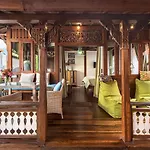 Villa Kampung Lestari
