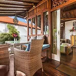 Villa Kampung Lestari