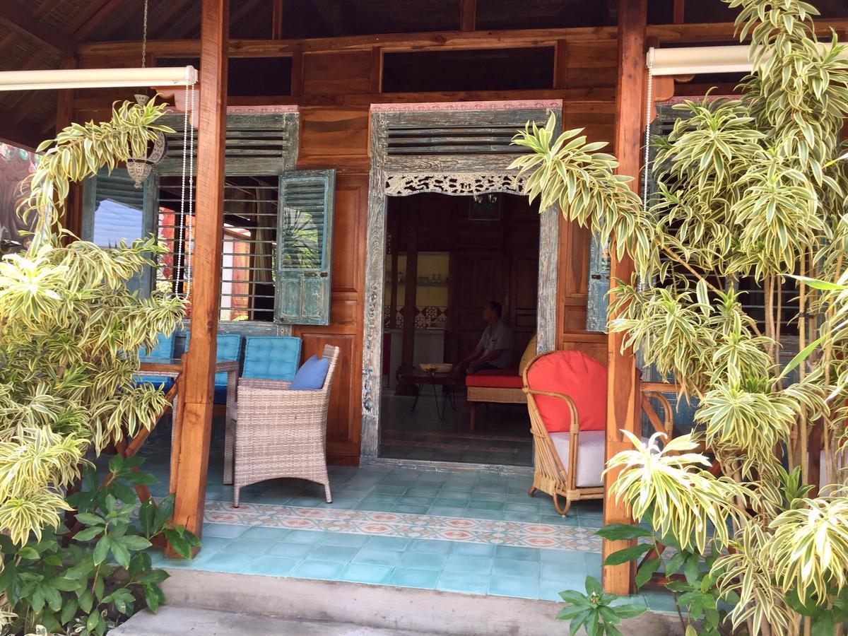 Villa Kampung Lestari